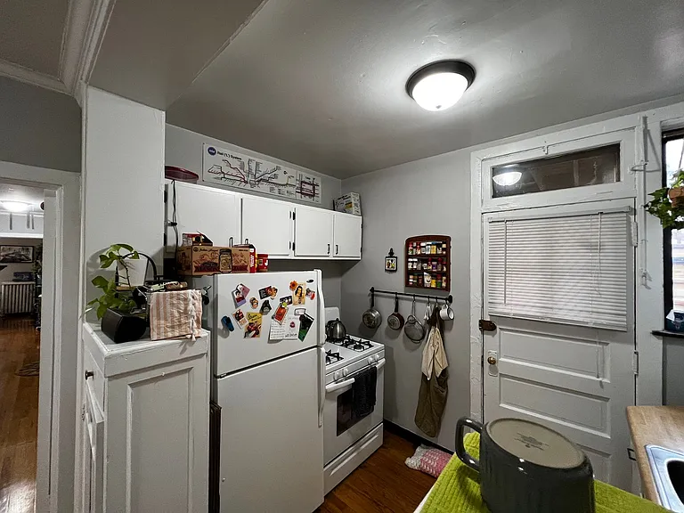 1056 W Cornelia Ave #2 — Photo 9