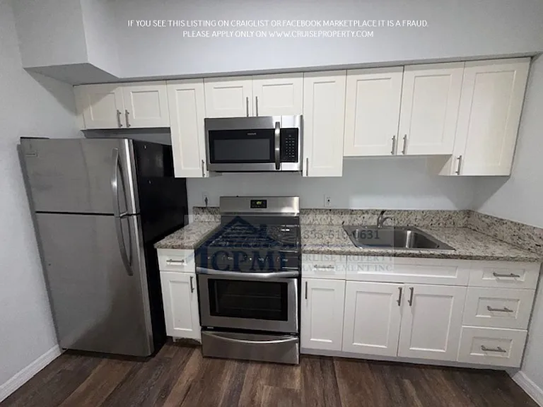 6877 Abbott Ave Miami Beach, FL 33141 — Photo 12