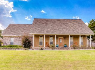 101 Andover Cir, Vicksburg, MS 39183