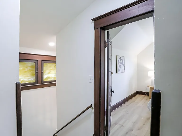 910 Sanders St — Photo 27