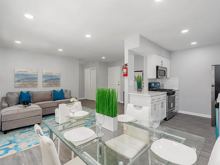 92 Oak St #C16 — Photo 3