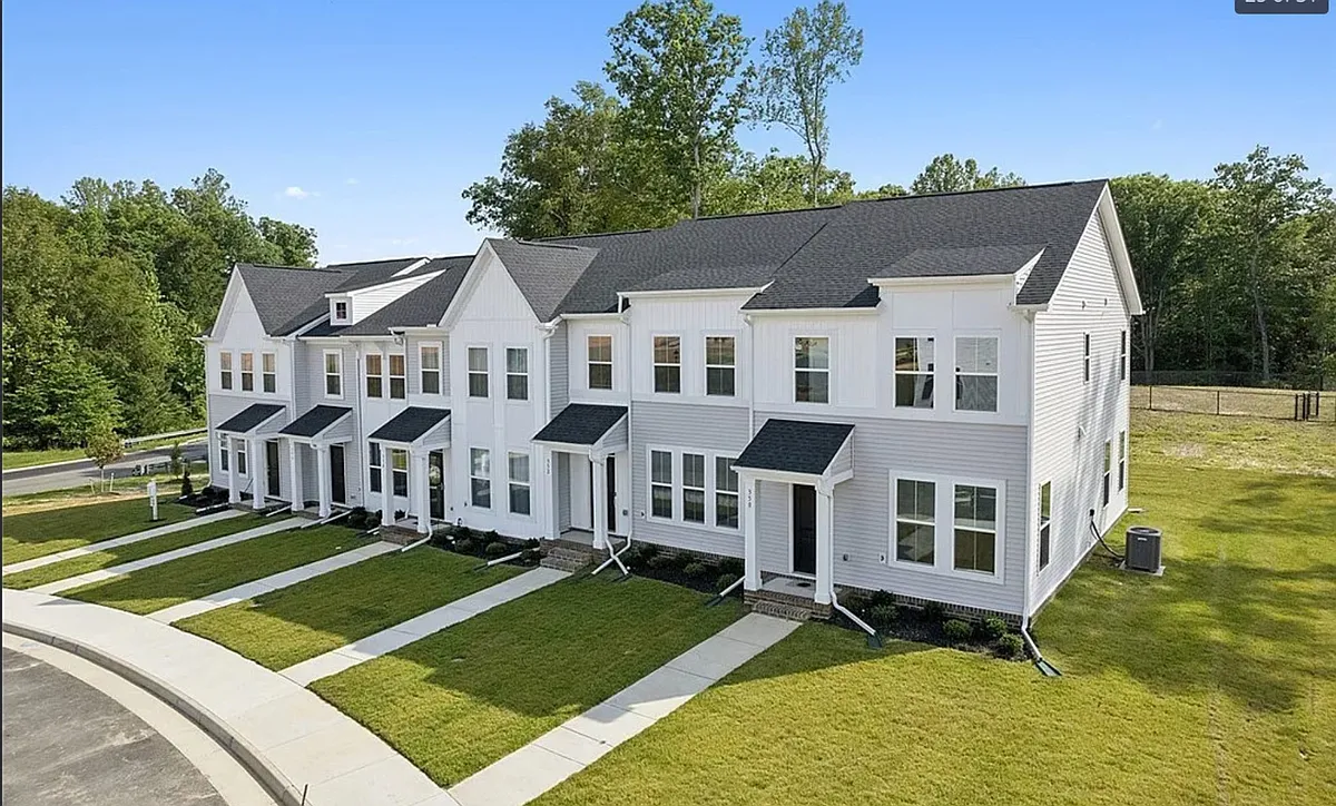 Building Photo - 342 Mount McCauley Way #1