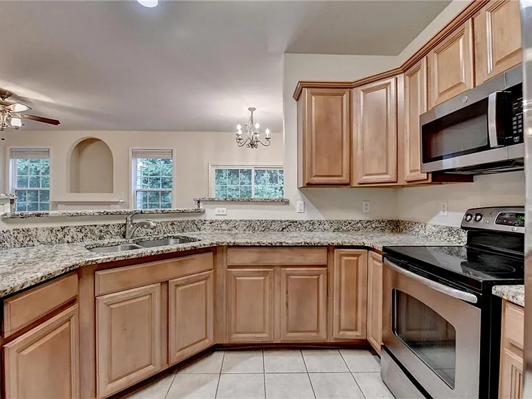 1641 Tailmore Ln — Photo 11