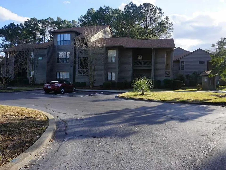 906 Indian Wells Ct