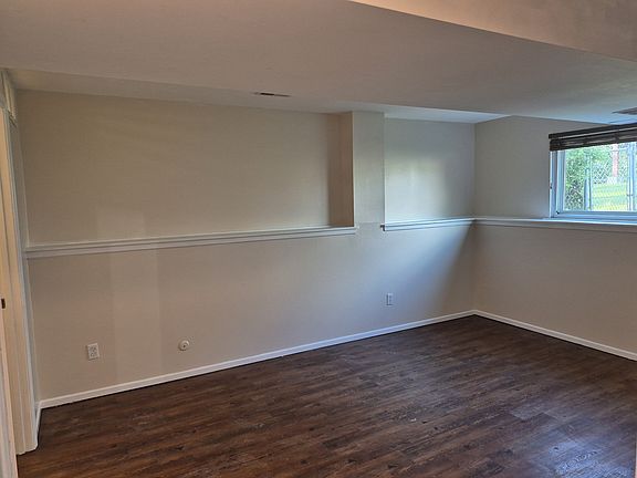 5th image of 305 S Scarborough St