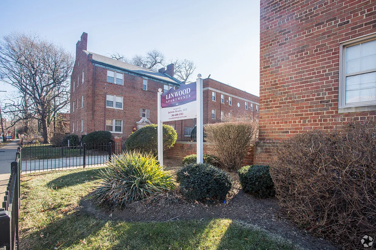 Linwood Apartments~2BR/1BA For only $995+ Electric — Photo 3