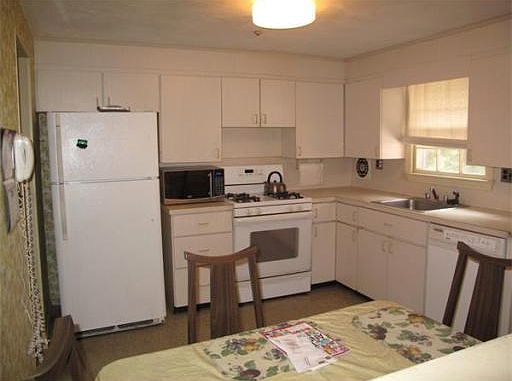 5th image of 31 Frederickson Dr