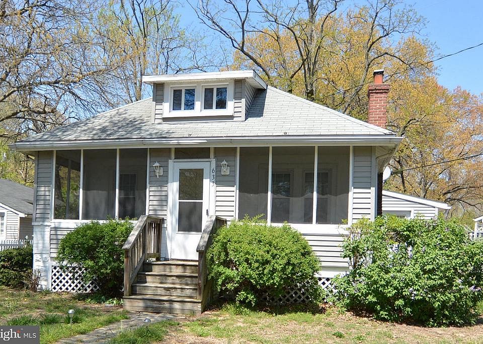 1st image of 633 Tebbston Dr