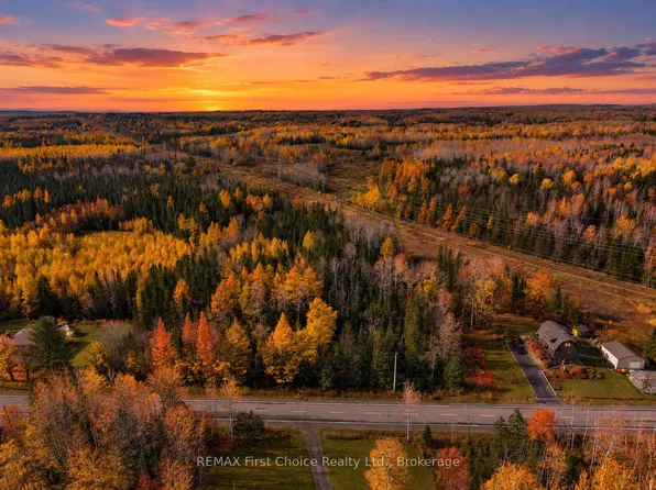 251 Onion Lake Rd, Thunder Bay, ON P7G 2B5