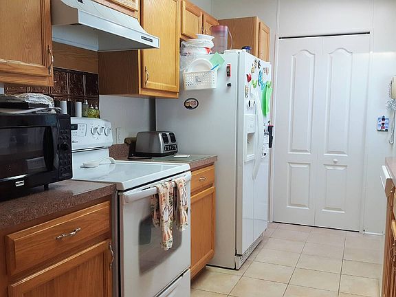3rd image of 561 Bimini Cay Cir