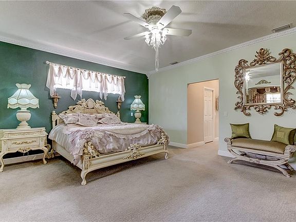 5th image of 216 E Keller Ct