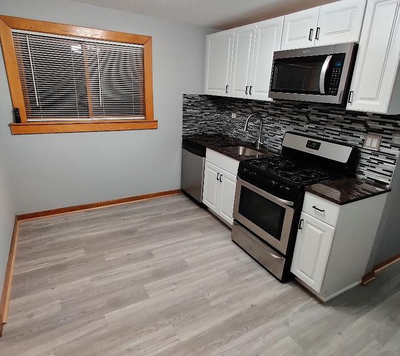 1st image of 5512 N Mont Clare Ave #2N