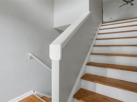3rd image of 61 Freedom Dr NE