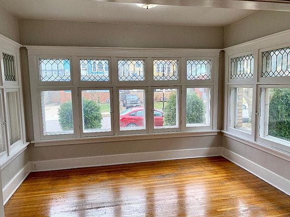 3rd image of 96 Fairchild Pl