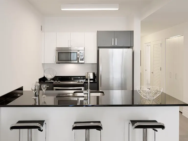 70 Pine St #2304 — Photo 3