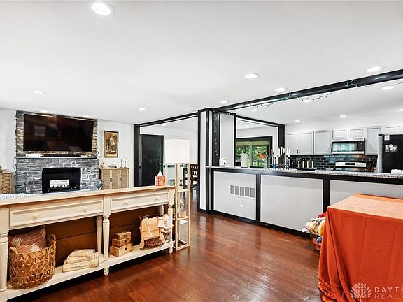 5th image of 3219 Malina Ave