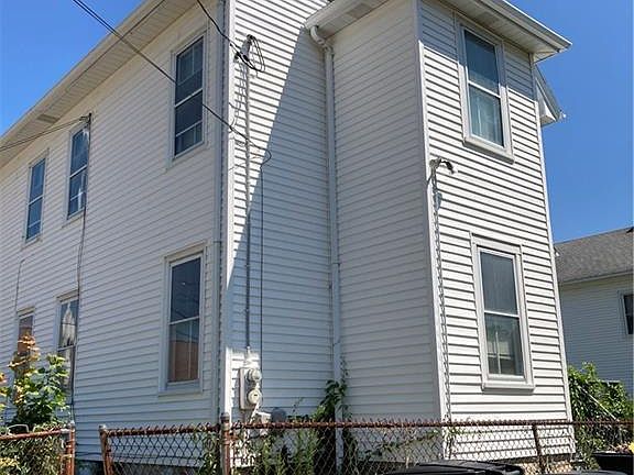 2nd image of 21 Bayview Ave