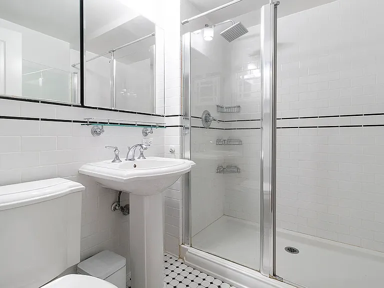 300 W 135th St #8C — Photo 11