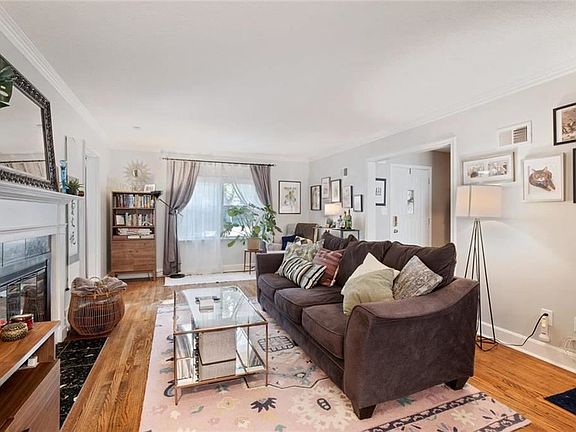 5th image of 6722 Kenwood Ave