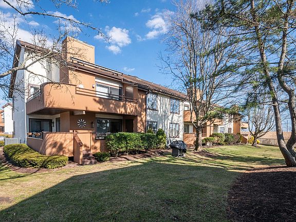 2nd image of 103 Easterly Dr #127
