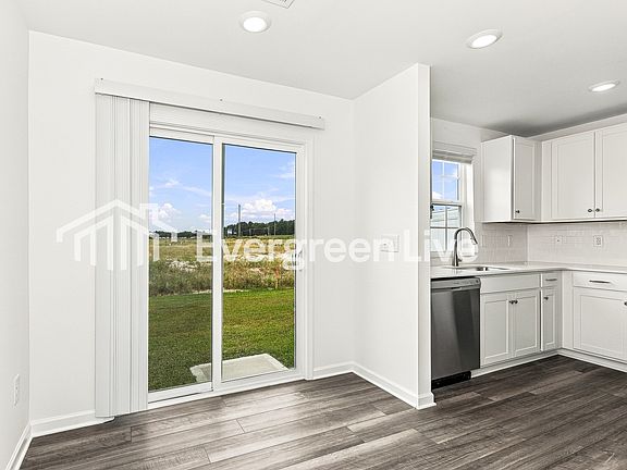5th image of 313 Livesey Ln