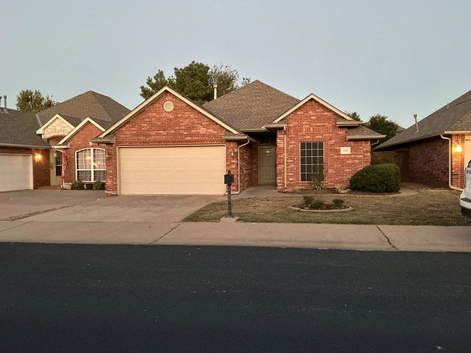 3 bed, 1700 sqft, $1,800 — Photo 1