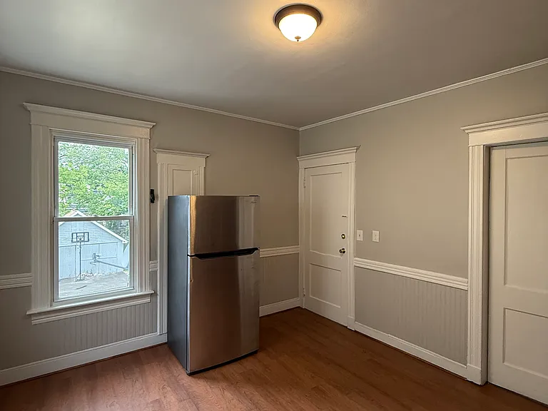 504 Winthrop Ave #B — Photo 11