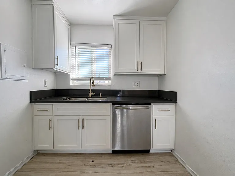 00-360 Lime Ave #313 — Photo 6