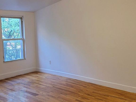 2nd image of 218A Spencer St #3F