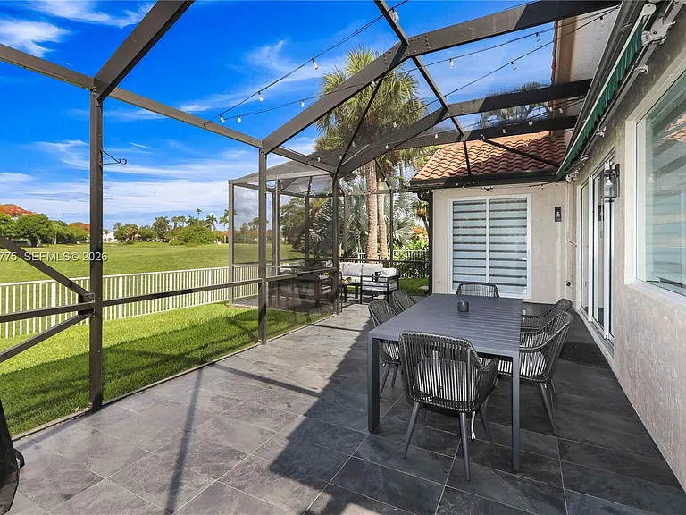 1530 Lacosta Dr W — Photo 31