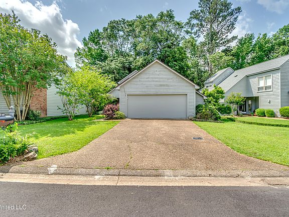 2nd image of 110 Waterwood Dr