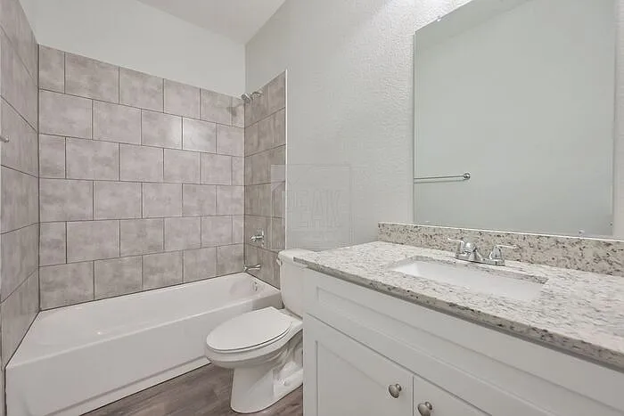 1616 Ash Crescent St — Photo 11