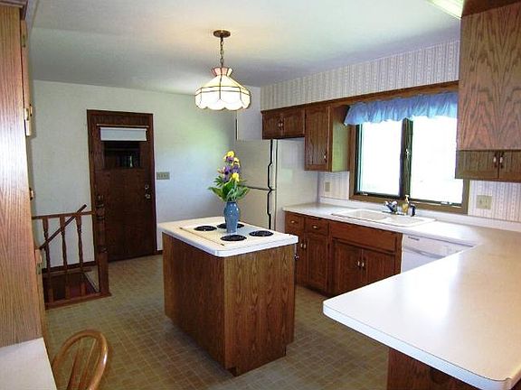 3rd image of 5847 Sandy Dr