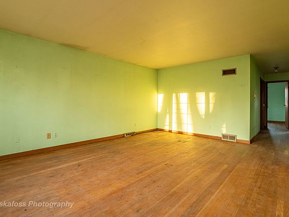 2nd image of 3 N Cypress Ln
