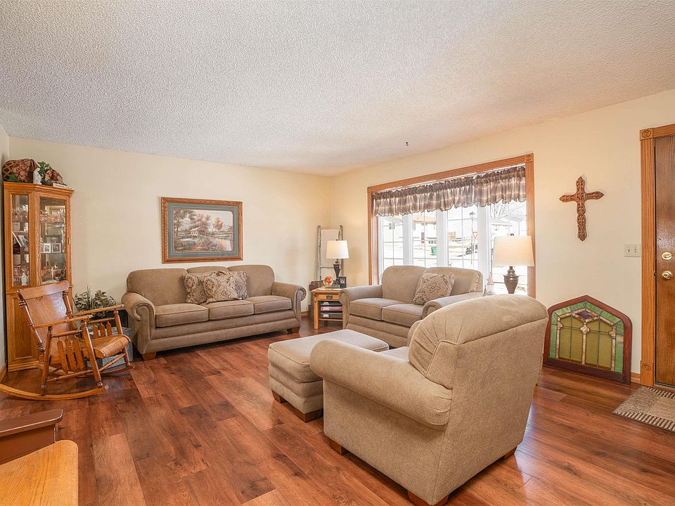 96 Corliss Ave, Elk Run Heights, IA 50707 Zillow