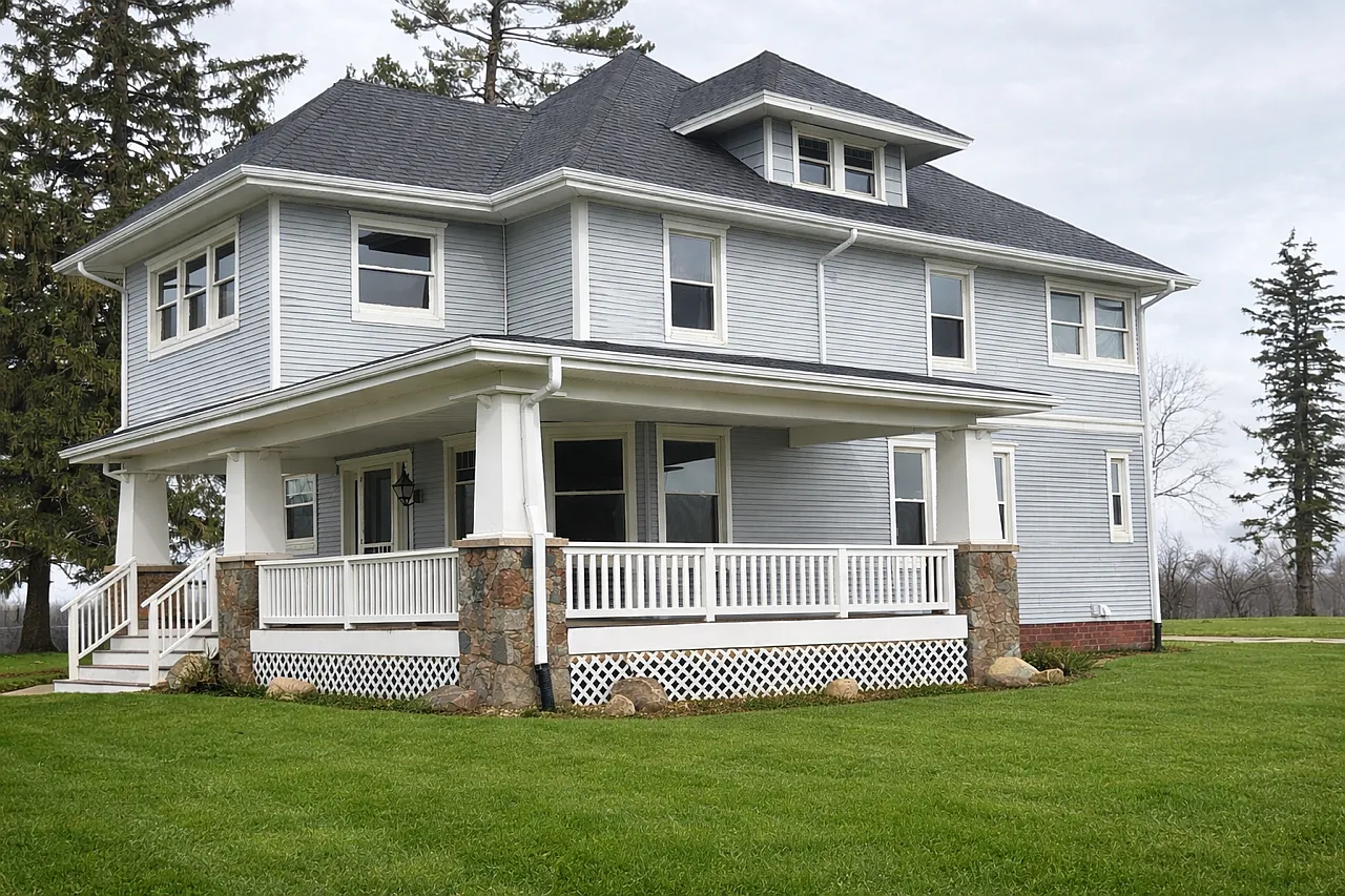 4 bed, 1926 sqft, $4,000 — Photo 1