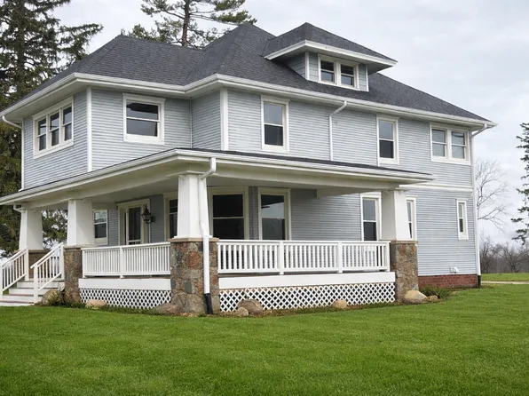 3231 77th Street Trl, Norway, IA 52318