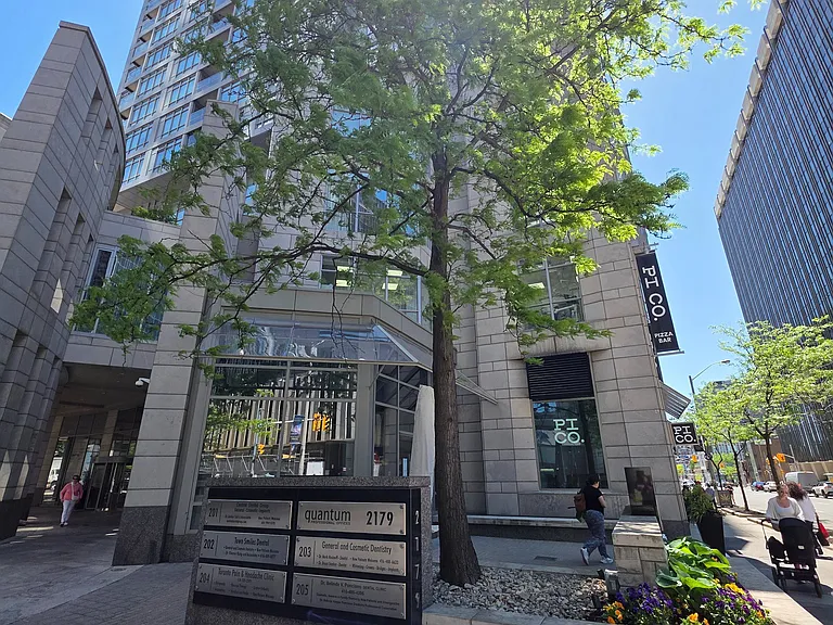 2191 Yonge St #2210 — Photo 1