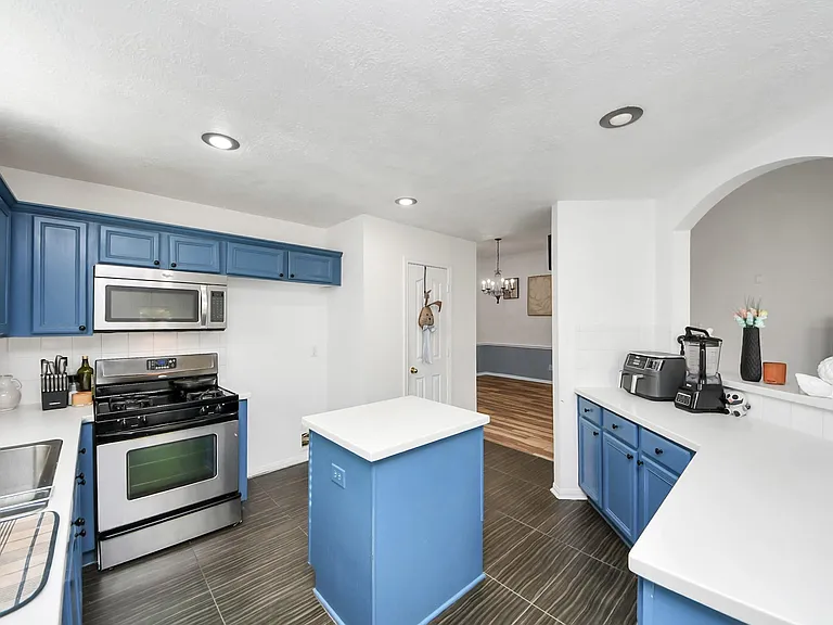 18318 Farriswood Ct — Photo 10