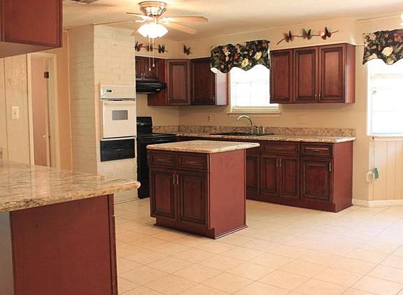 4th image of 60099 W Park Cir