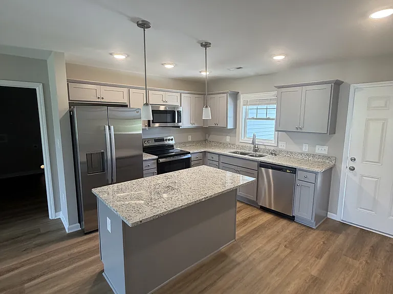 833 Middleton Rd — Photo 3