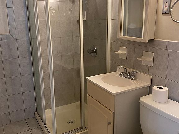 2nd image of 2426 Throop Ave #1