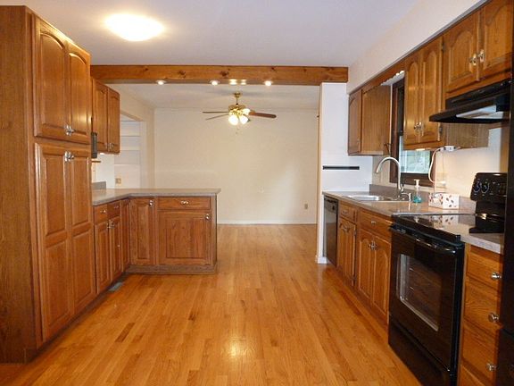 4th image of 771 Westmoreland Dr
