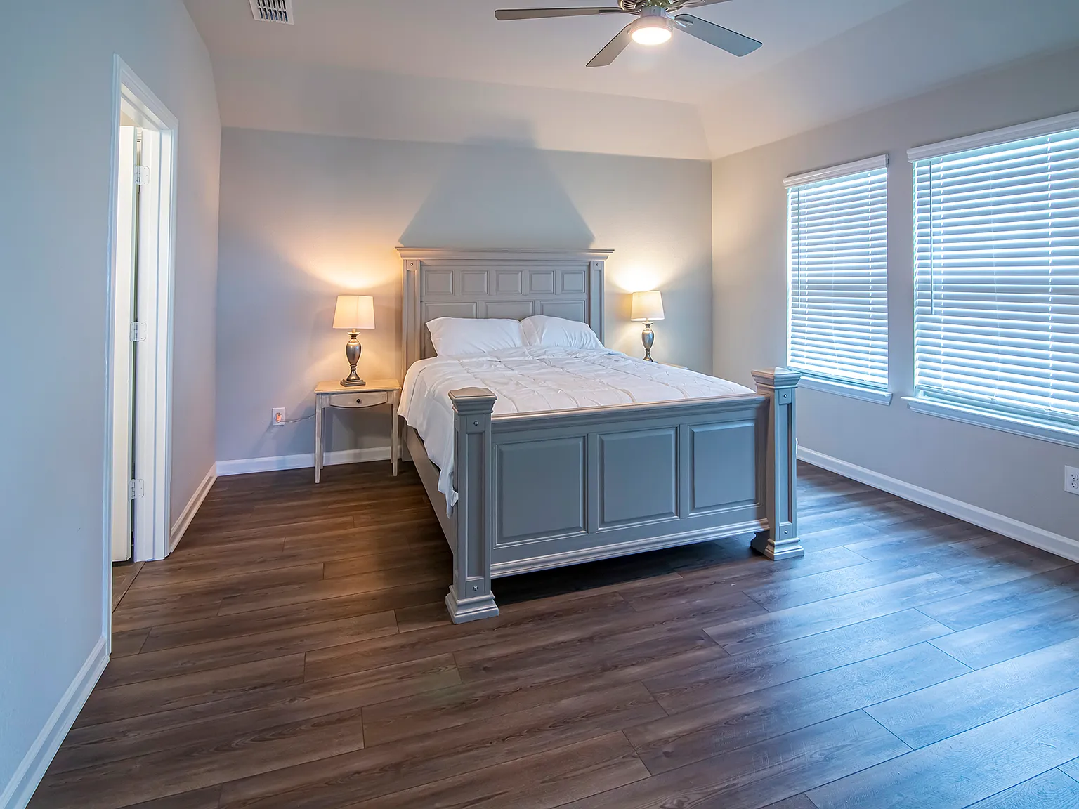 4 bed, 2193 sqft, $3,200 — Photo 4