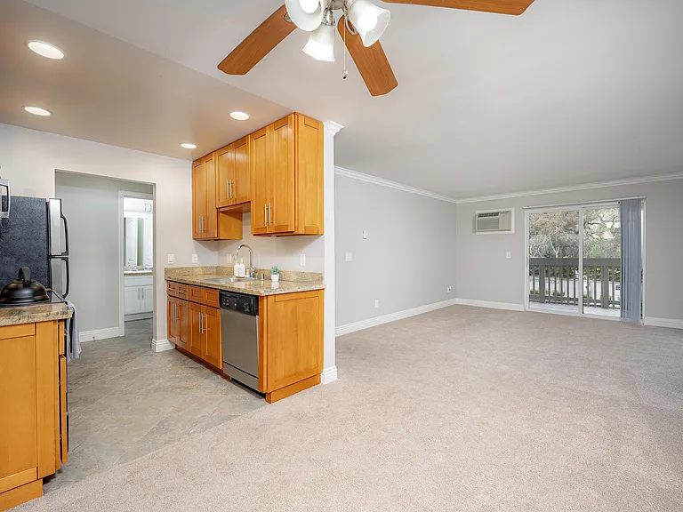 Regency #118 living1