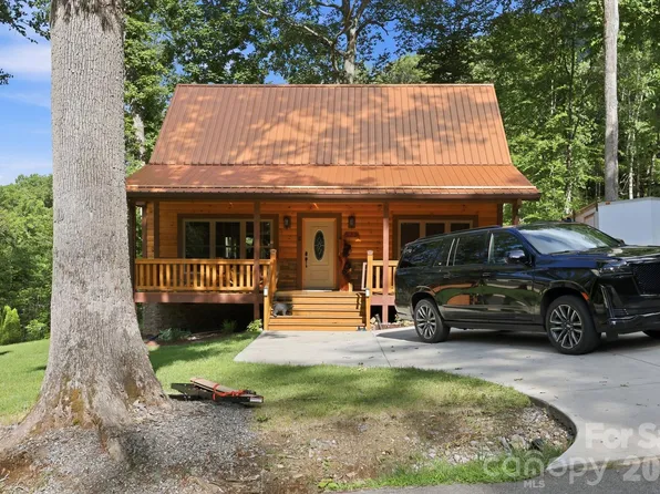 533 Twinbrook Ln, Maggie Valley, NC 28751