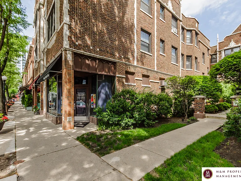 1010 North Boulevard — Photo 15