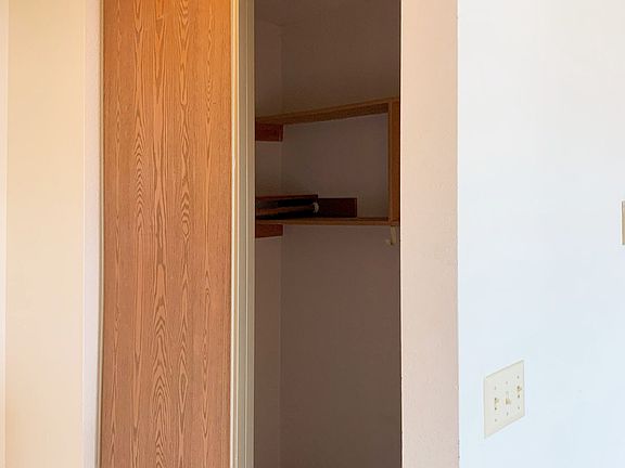 5th image of 131 W Lind St #11374808