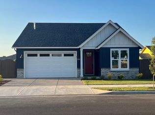 206 SW 18th Ave, Canby, OR 97013