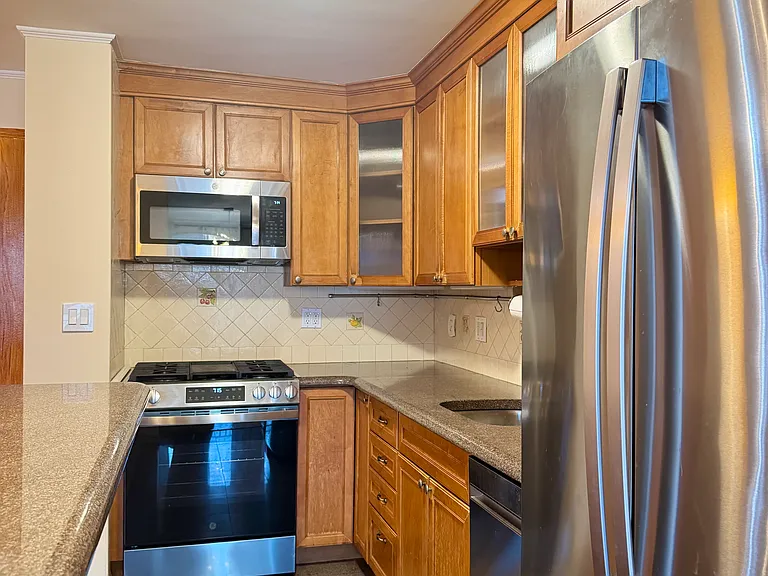 601A Surf Ave #19 — Photo 4